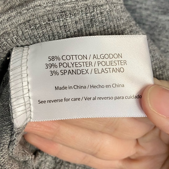 Wildfox Pour Favor Graphic Sweatshirt - Picture 8 of 9